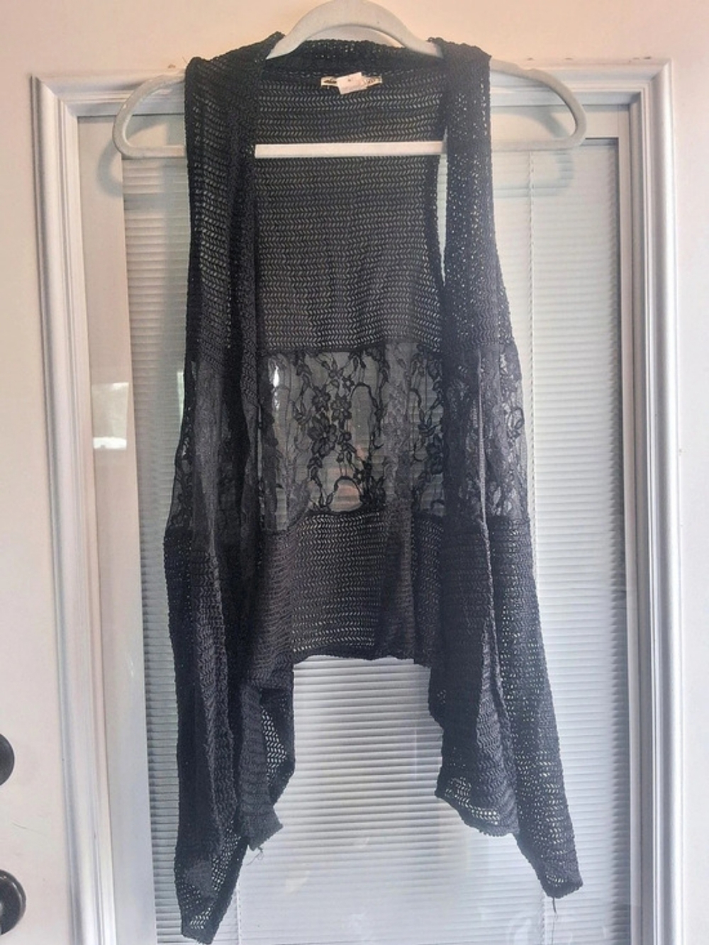 Mod Land Black Lace Open-Knit Shrug Vintage